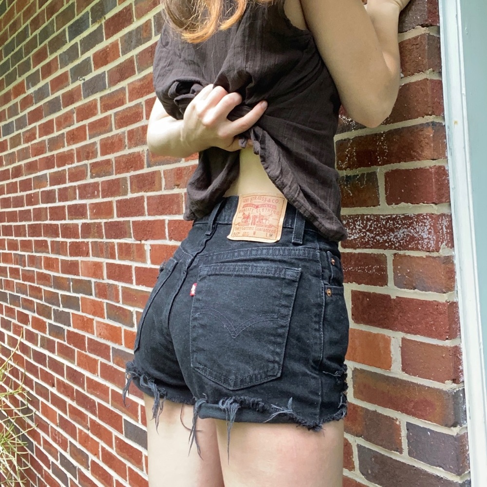 517 levi’s black denim shorts